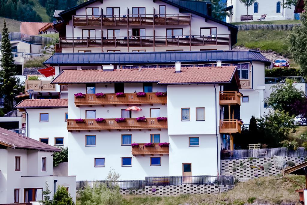 Haus Notburga Hotel แซร์เฟาส์ ภายนอก รูปภาพ