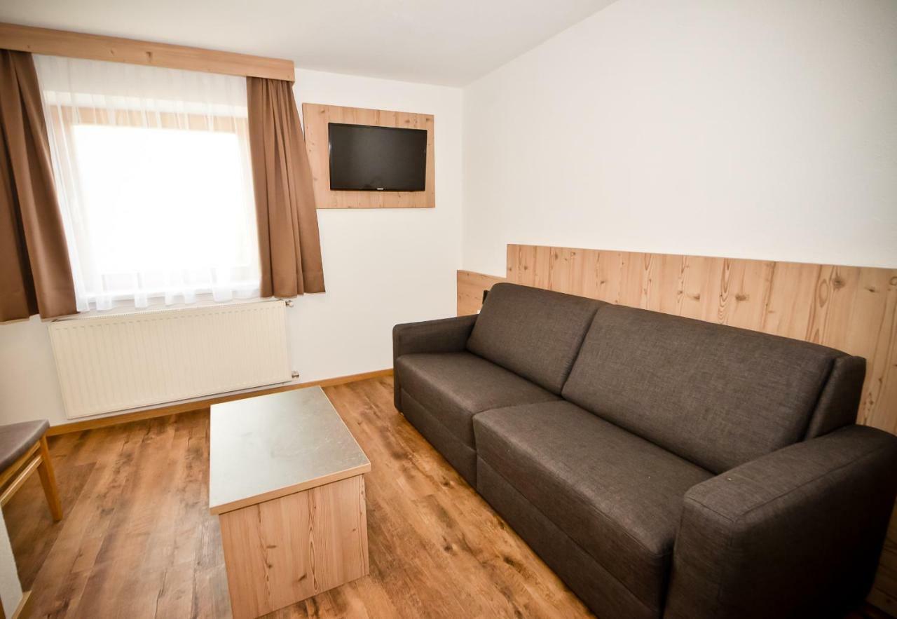 Haus Notburga Hotel แซร์เฟาส์ ภายนอก รูปภาพ
